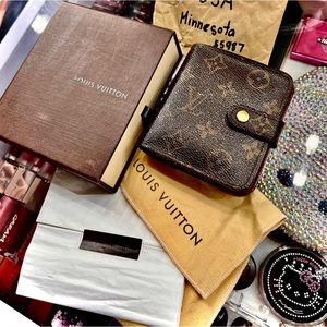 Small Louis Vuitton Wallet